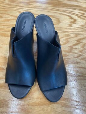 Vince Vero Cuoio Slip-On Women's 10 M Black Leather Block Peep Toe Sandals S27